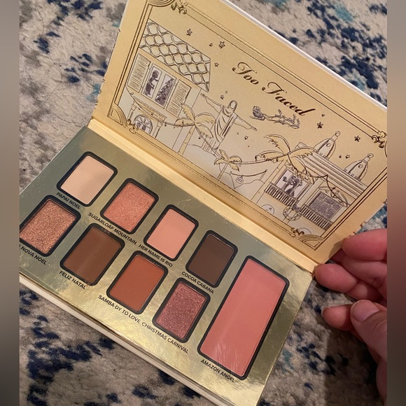 Too faced palette! 🎉 Christmas in Rio! - Picture 1 of 5